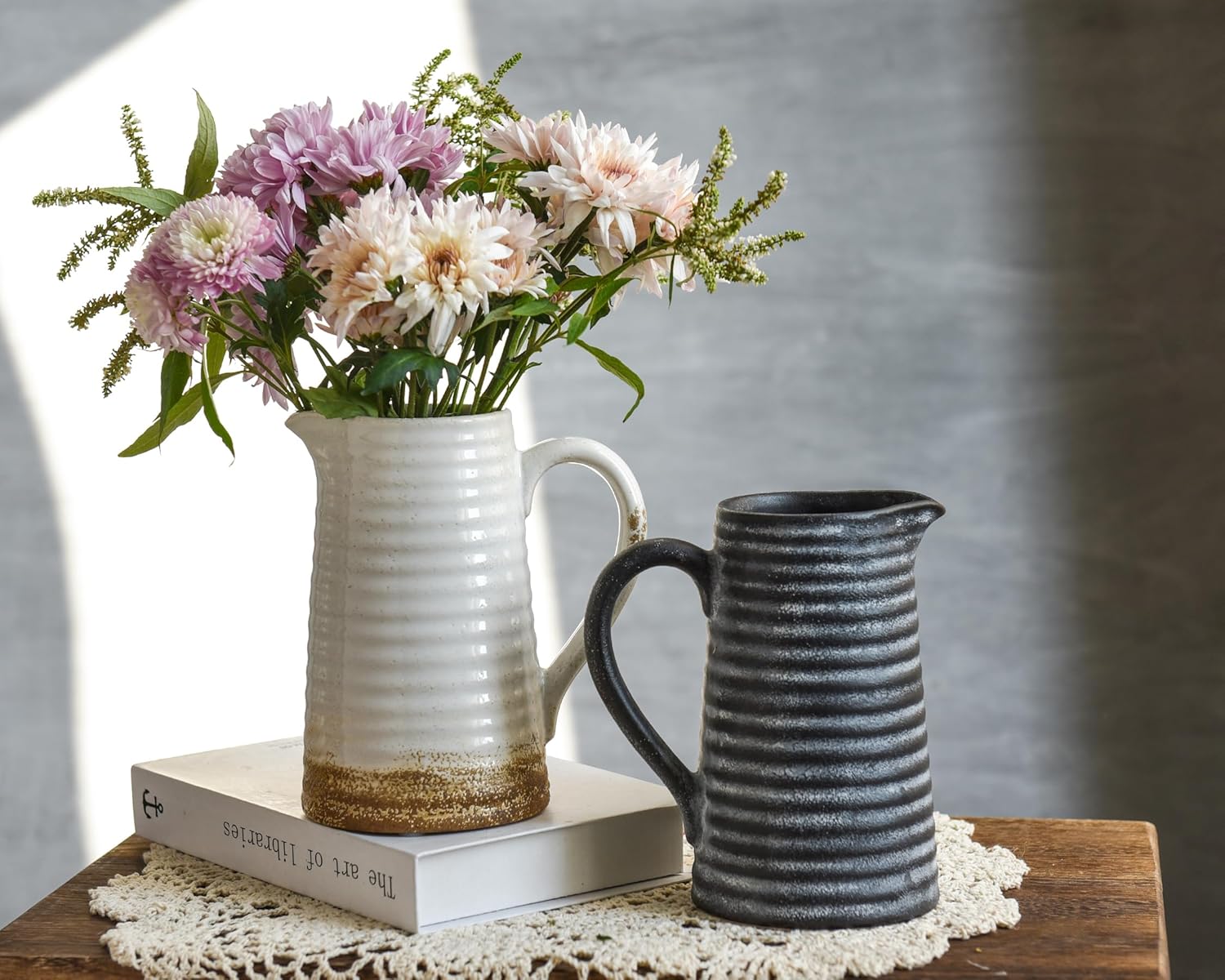 Quoowiit Ceramic Rustic Vase with Handle