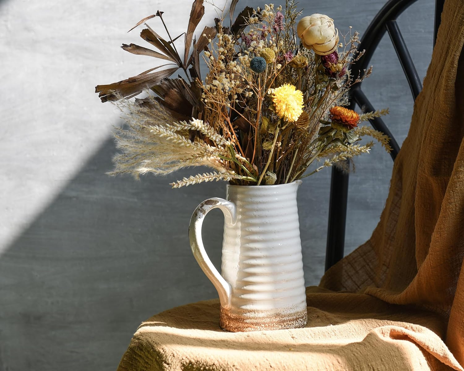 Quoowiit Ceramic Rustic Vase with Handle