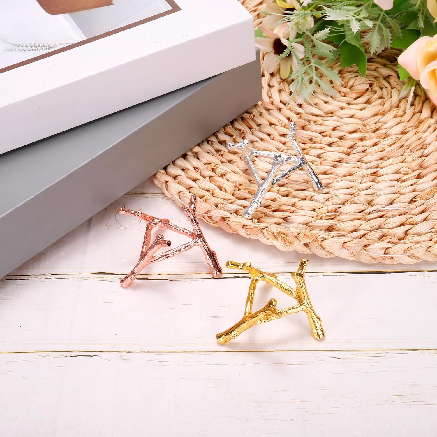 MECCANIXITY Gold Alloy Egg Sphere Display Holder