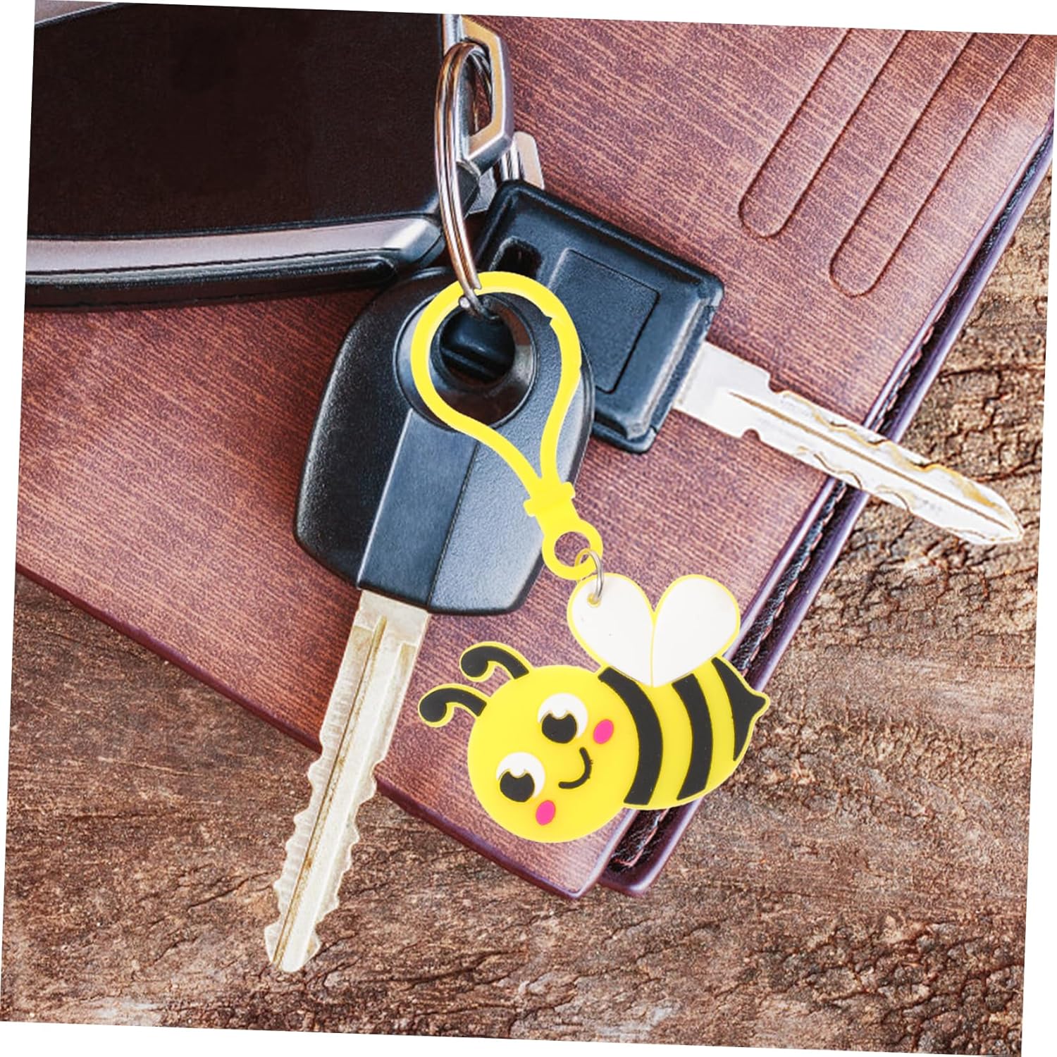 24pcs Cute Bee Keychains for Backpack and Party Favors