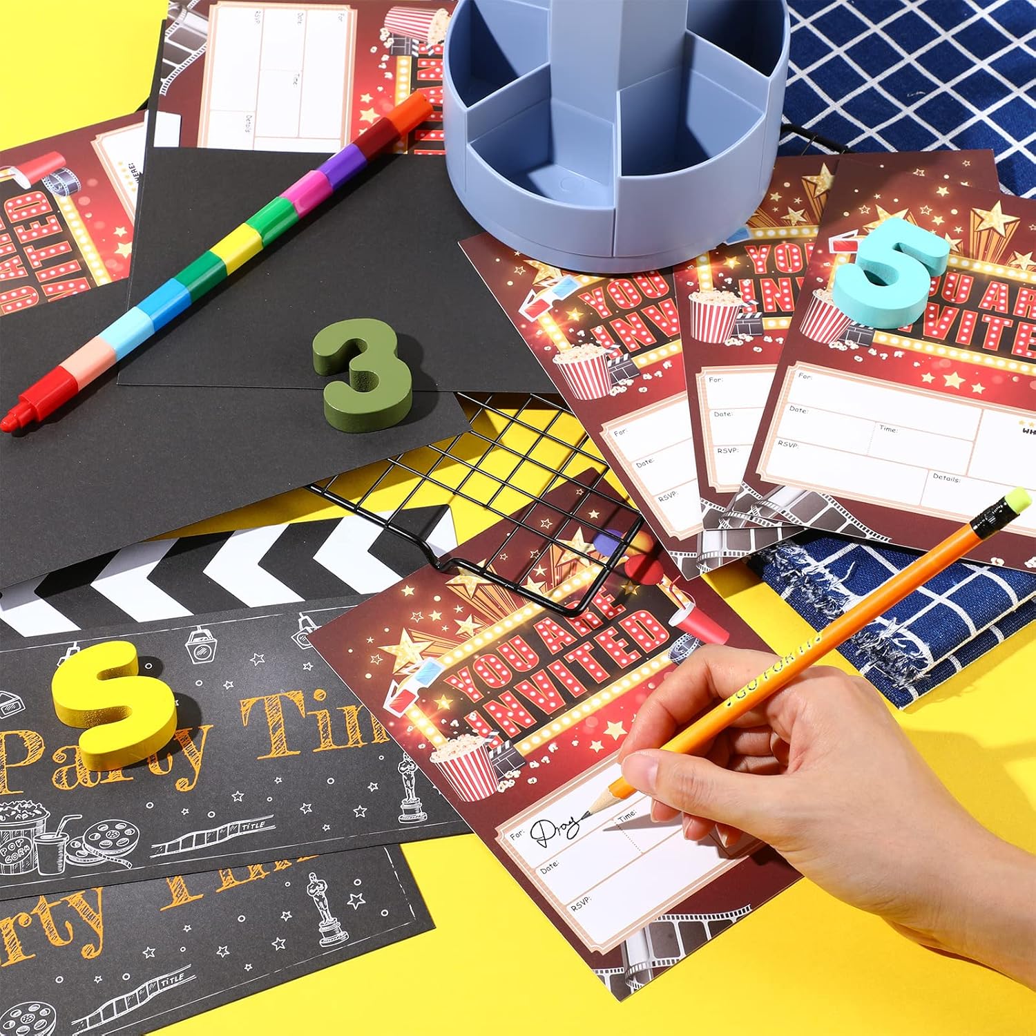 Clabby 25 Movie Party Invitations with Envelopes